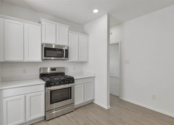 $1,800 | 1935 Barrett Gables Drive, Crosby, TX 77532