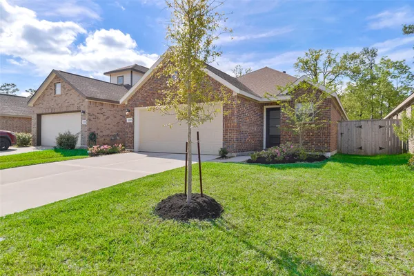 $1,800 | 1935 Barrett Gables Drive, Crosby, TX 77532