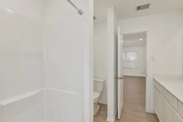 $1,800 | 1935 Barrett Gables Drive, Crosby, TX 77532