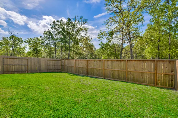 $1,800 | 1935 Barrett Gables Drive, Crosby, TX 77532