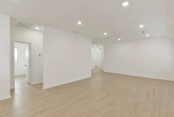 $1,800 | 1935 Barrett Gables Drive, Crosby, TX 77532