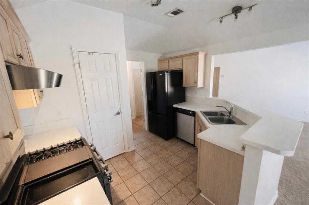 990 Treehouse Lane Red Oak, TX 75154 - Photo 13 of 17