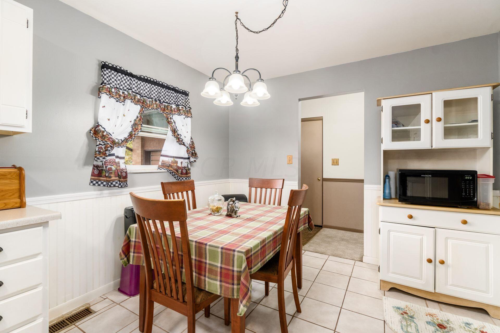 3867 Armada Road Columbus, OH 43232 - Photo 12 of 24 011__S - 3867 Armada Rd - 020