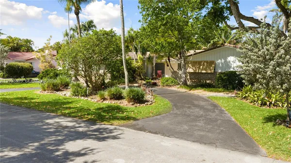 $1,790,000 | 11490 Southwest 72nd Court, Pinecrest, FL 33156