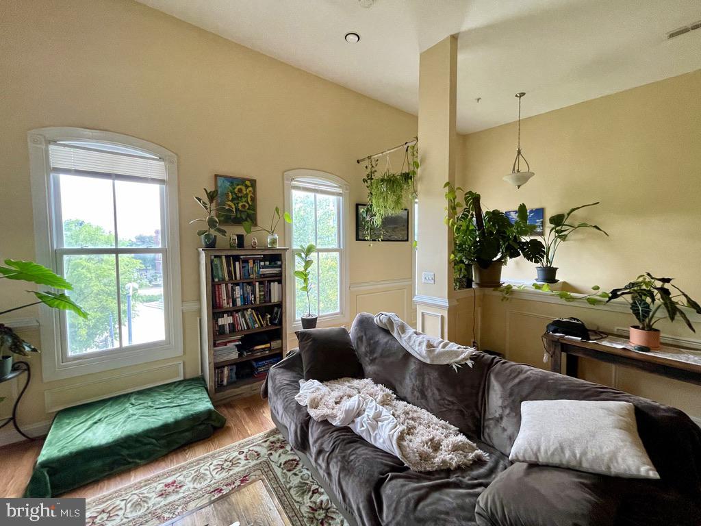 901 R Street Northwest Washington, DC 20001 - Photo 13 of 25