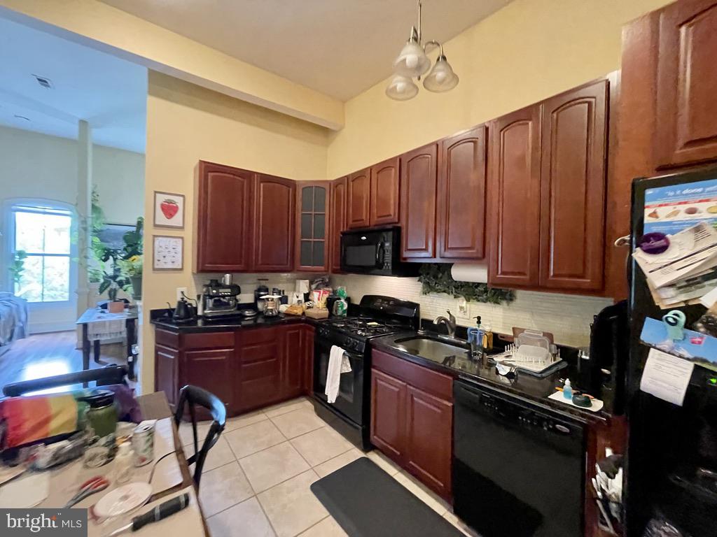 901 R Street Northwest Washington, DC 20001 - Photo 14 of 25