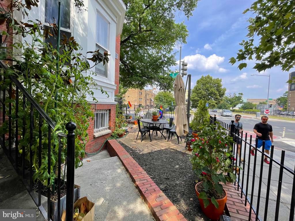 901 R Street Northwest Washington, DC 20001 - Photo 22 of 25