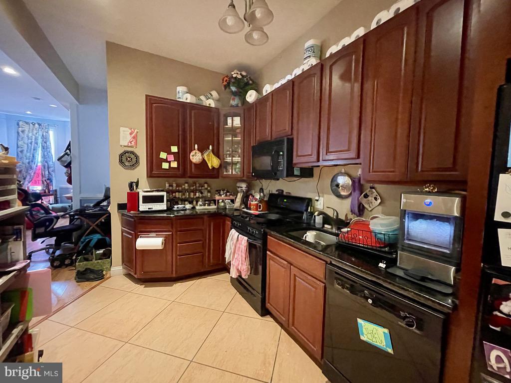 901 R Street Northwest Washington, DC 20001 - Photo 5 of 25