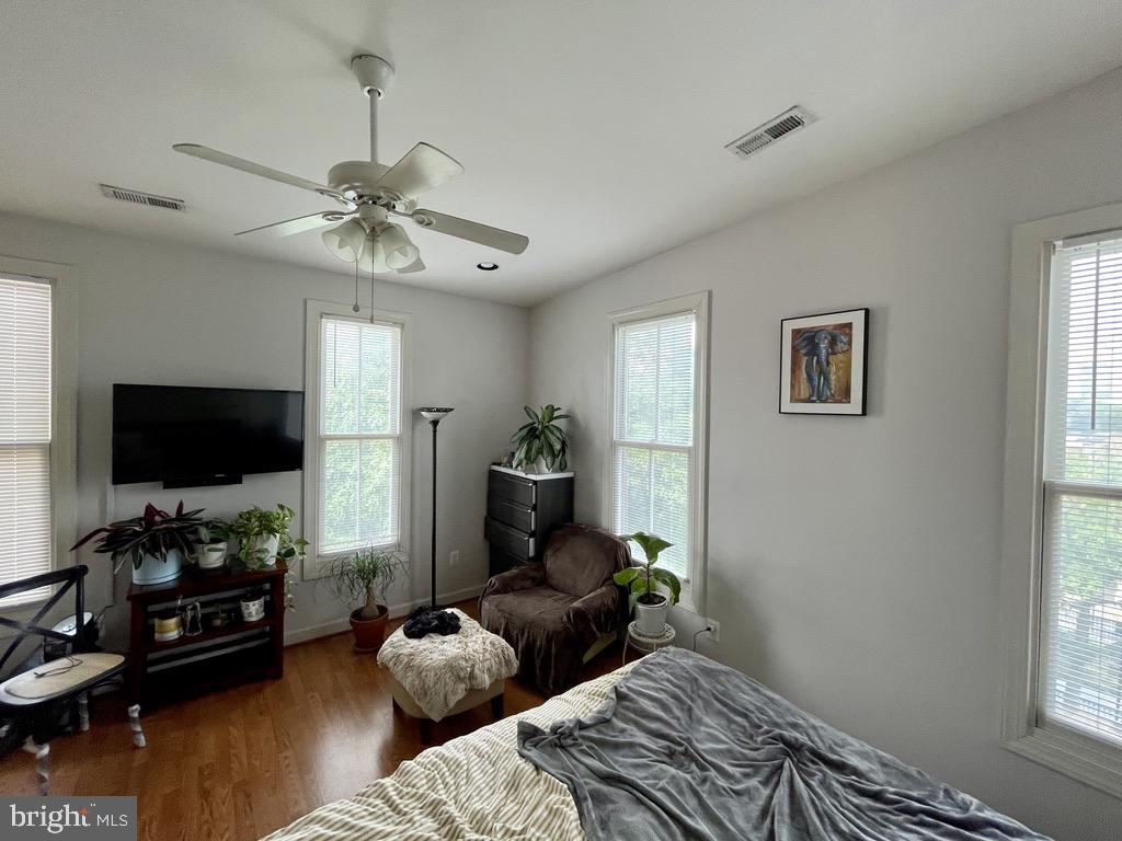 901 R Street Northwest Washington, DC 20001 - Photo 9 of 25