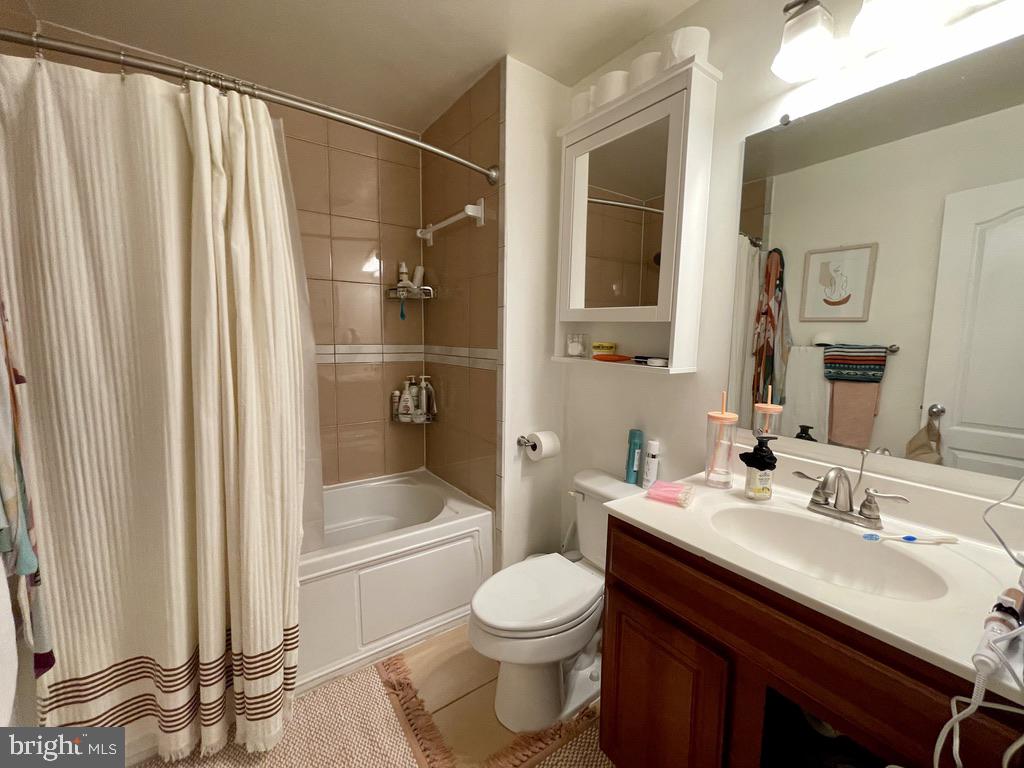 901 R Street Northwest Washington, DC 20001 - Photo 10 of 25