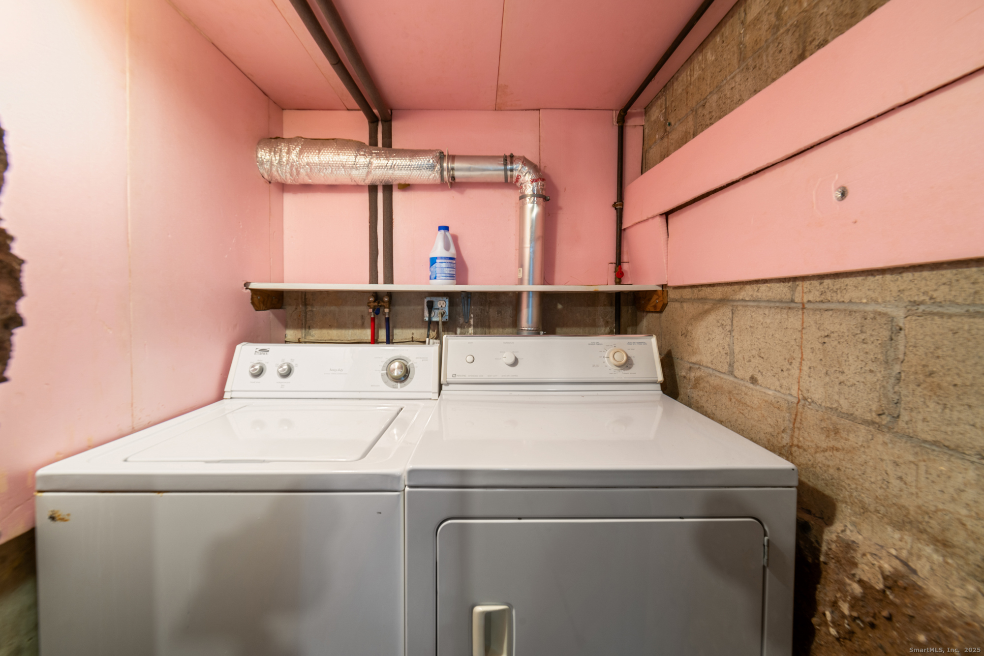 187 Ridge Road Middletown, CT 06457 - Photo 15 of 16 a close up view of washer and dryer