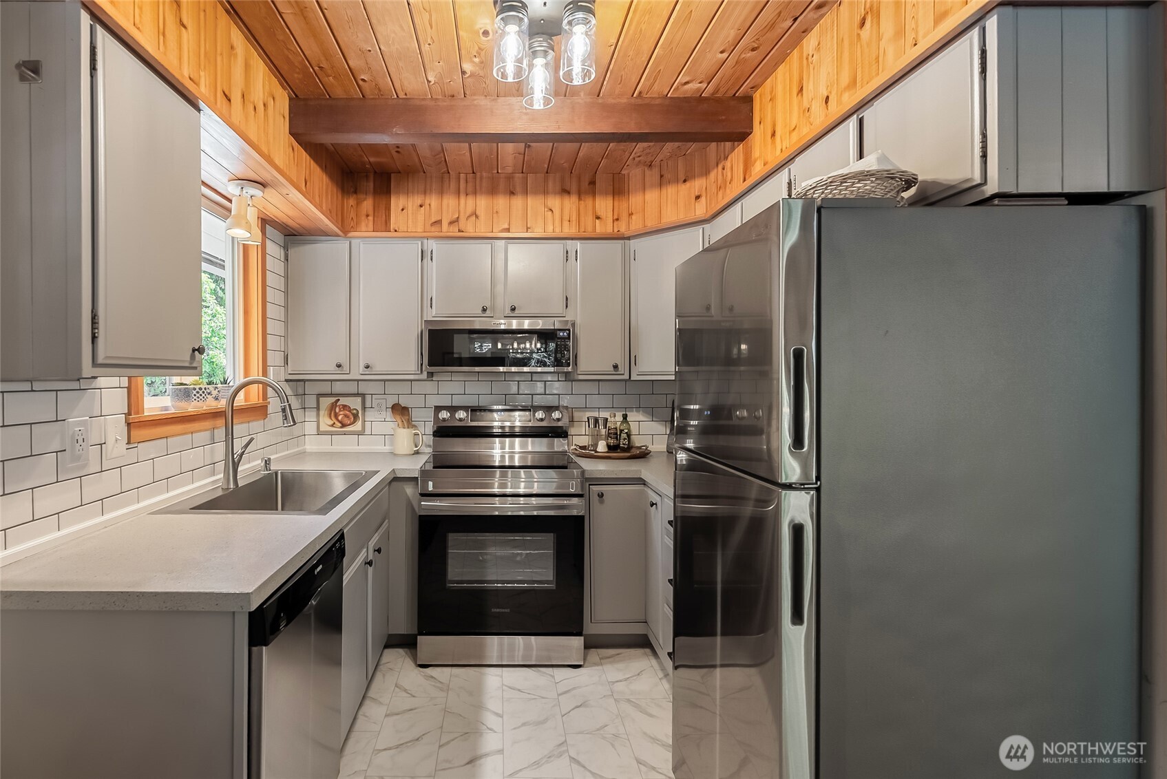 8243 Chilliwack Road Blaine, WA 98230 - Photo 15 of 40 Gallery Image 15