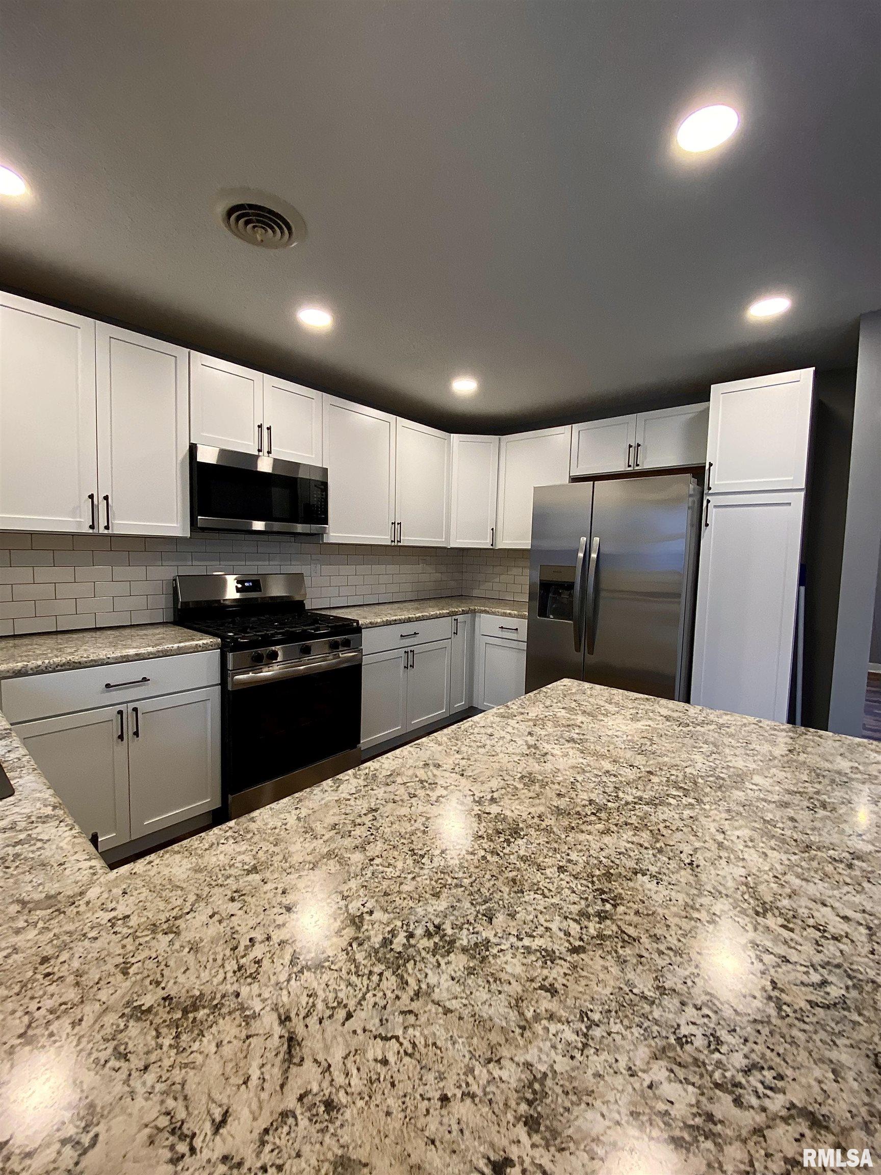 210 North State Street Christopher, IL 62822 - Photo 11 of 19