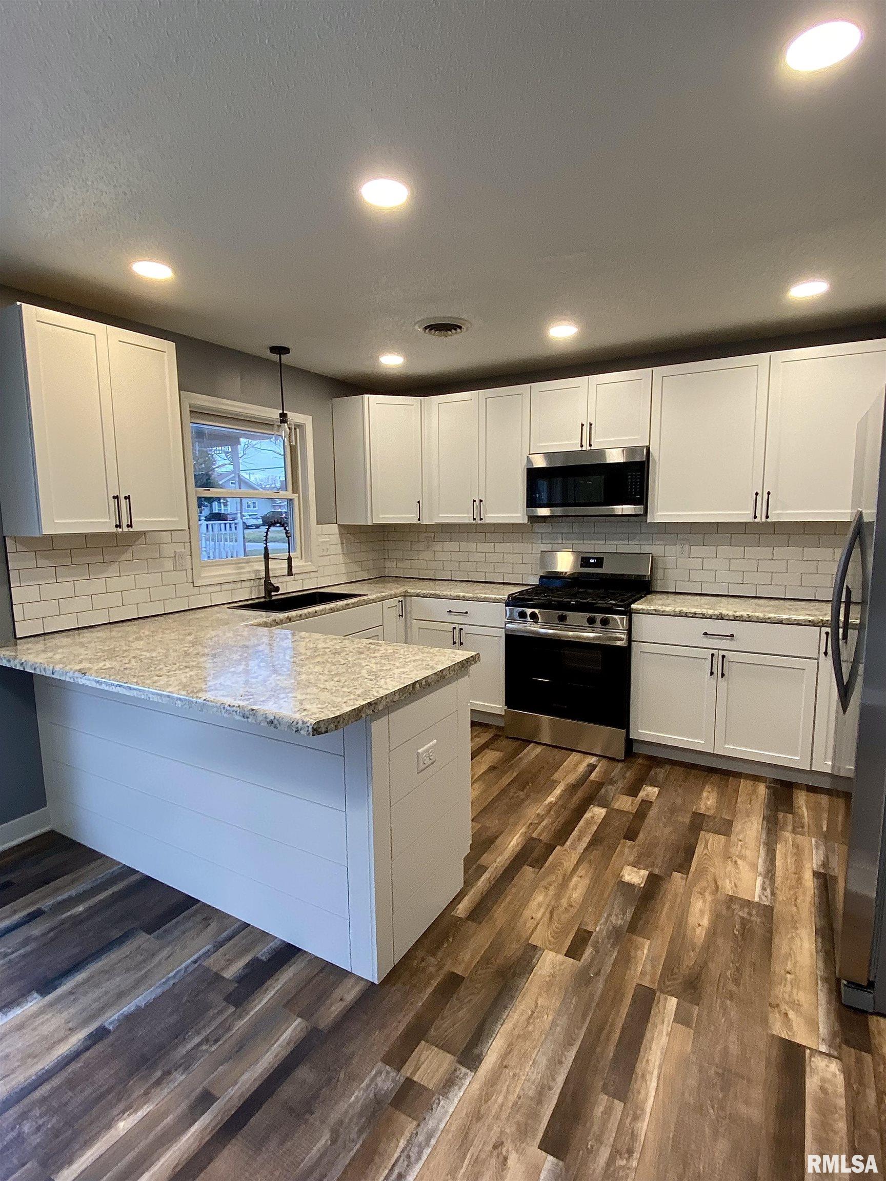 210 North State Street Christopher, IL 62822 - Photo 4 of 19