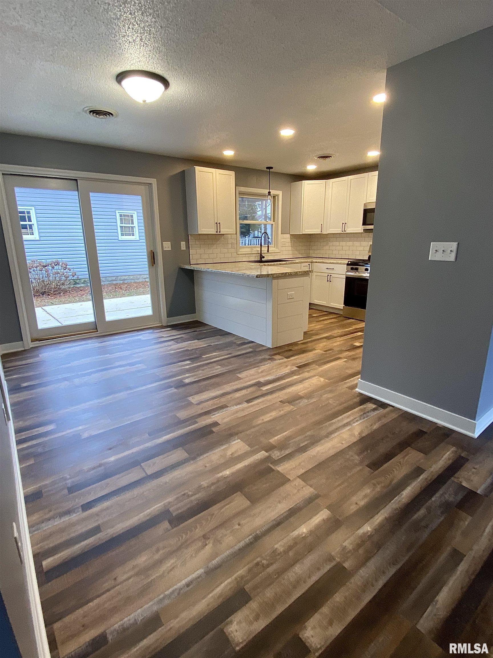 210 North State Street Christopher, IL 62822 - Photo 5 of 19