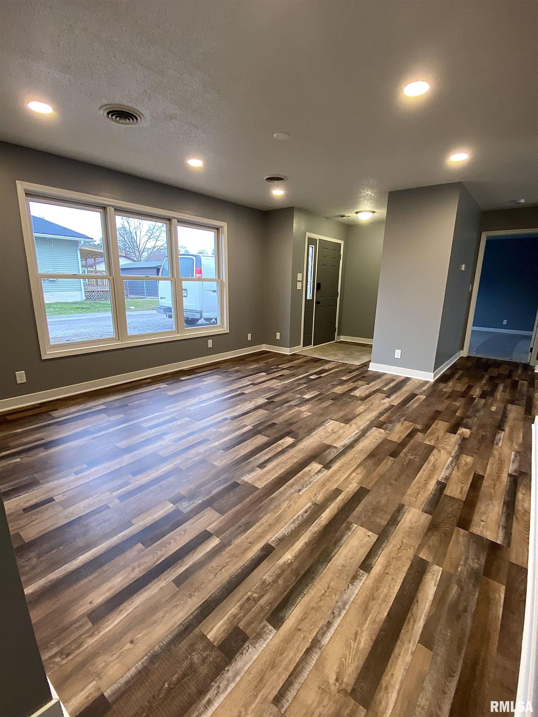 210 North State Street Christopher, IL 62822 - Photo 9 of 19