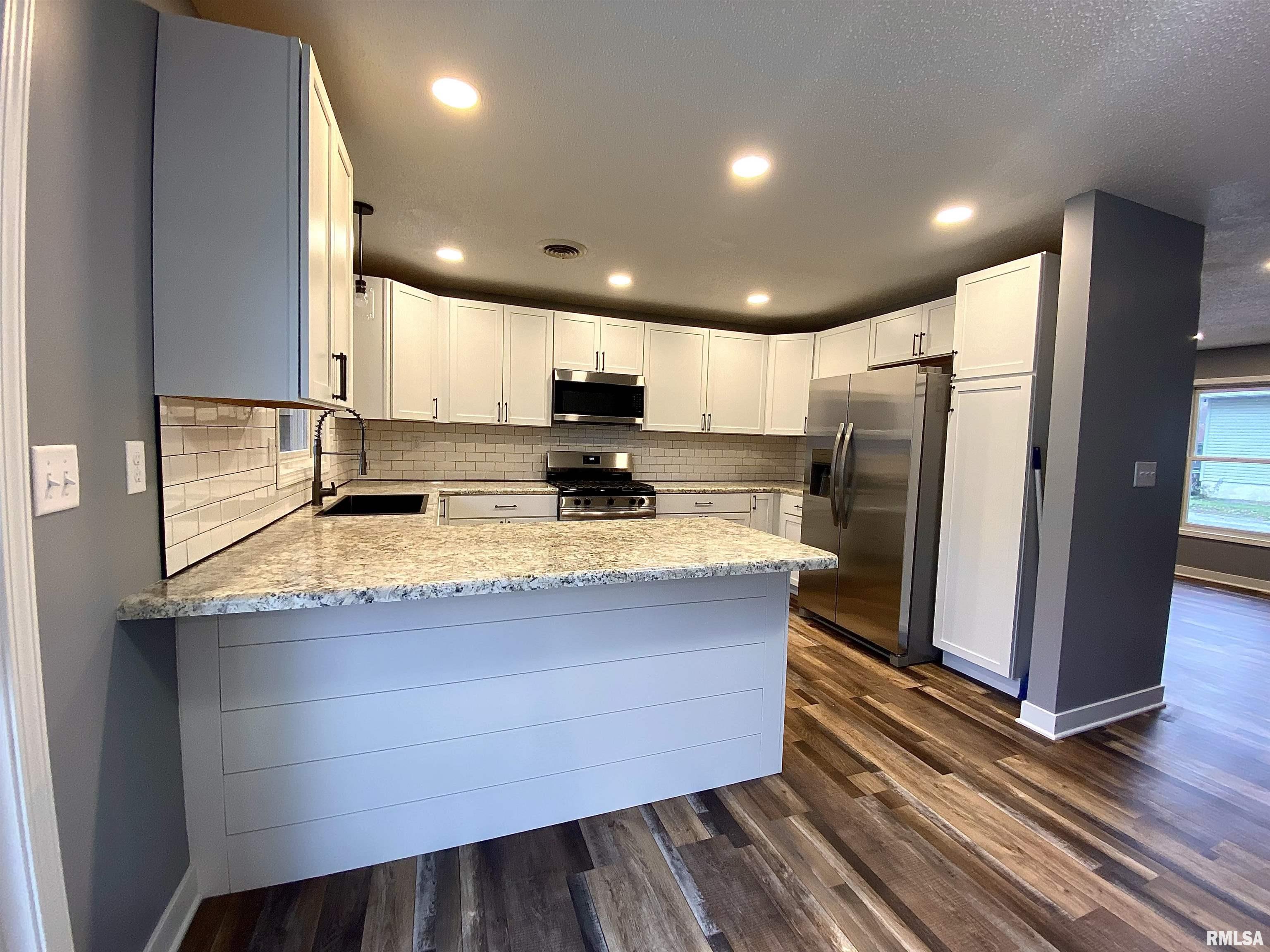 210 North State Street Christopher, IL 62822 - Photo 10 of 19