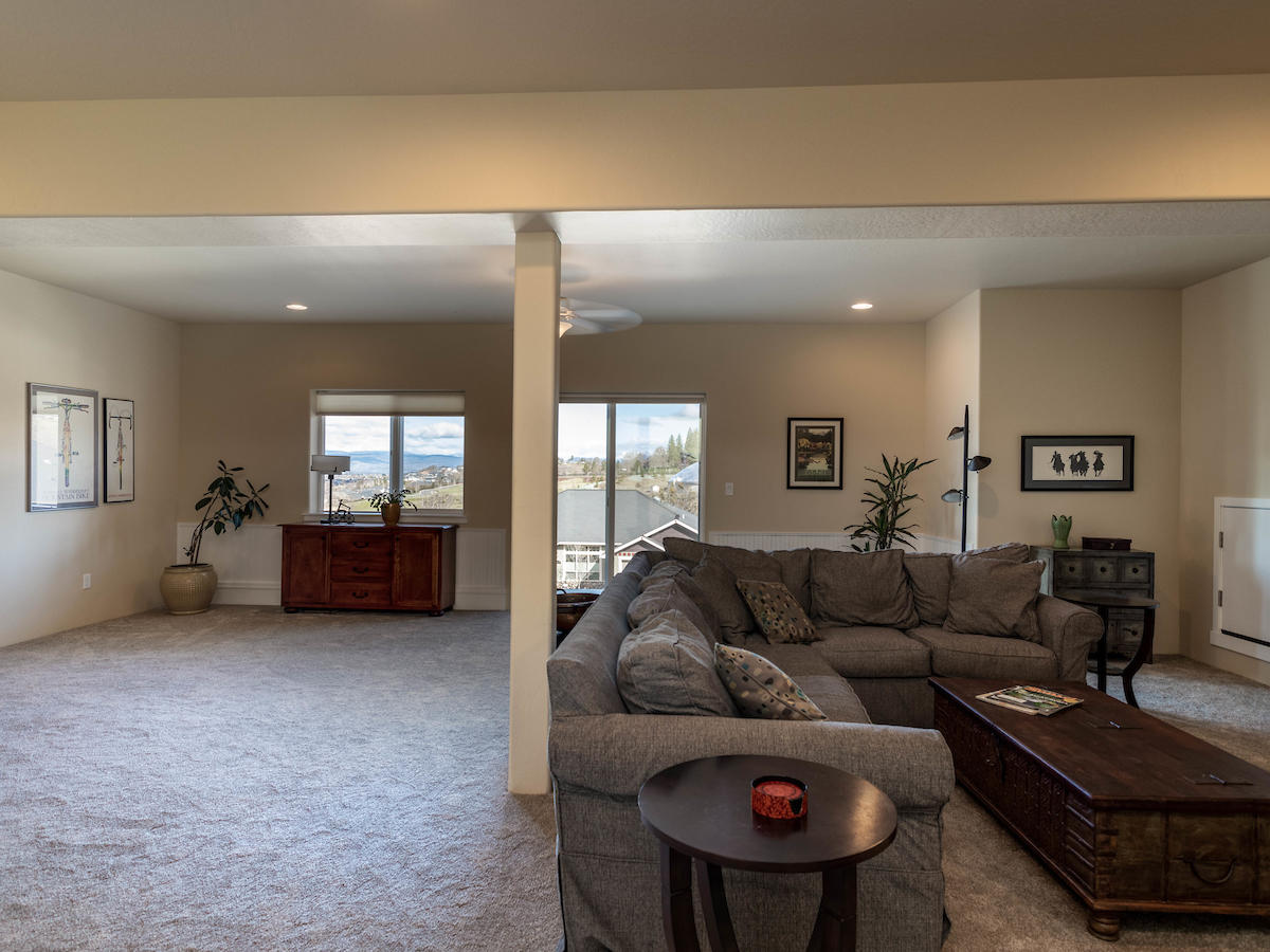 1318 Poppy Ridge Drive Eagle Point, OR 97524 - Photo 22 of 35 24