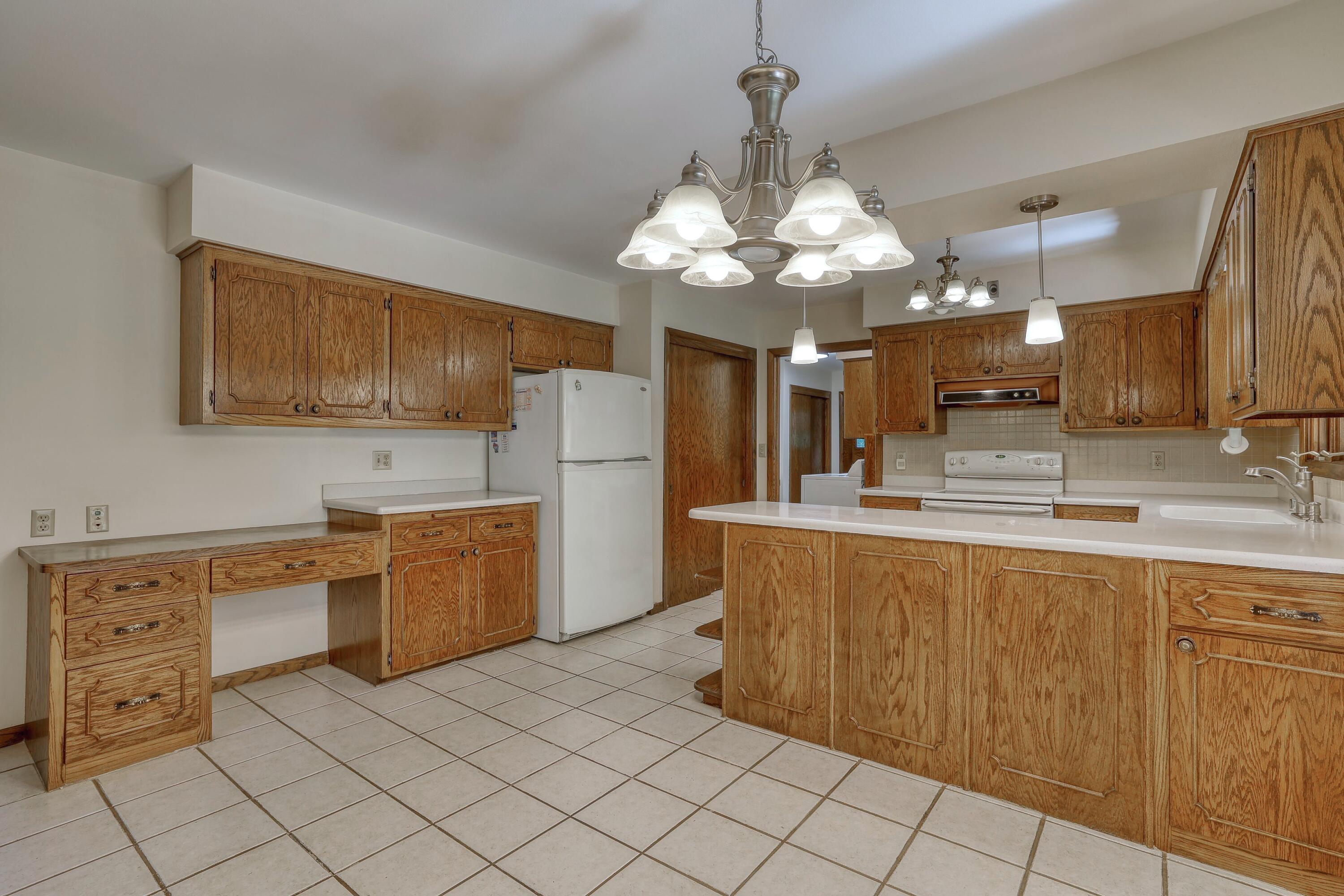 3910 Fresno Road Brookfield, WI 53045 - Photo 3 of 47 Kitchen