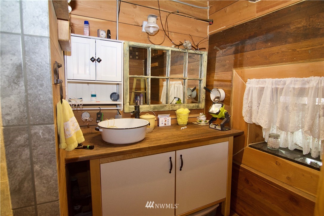 125 Jason Lucas Road Methow, WA 98834 - Photo 11 of 25