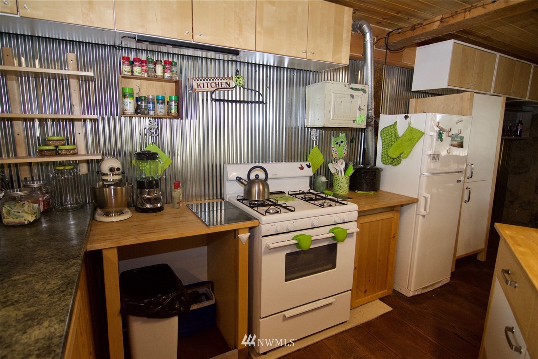 125 Jason Lucas Road Methow, WA 98834 - Photo 16 of 25