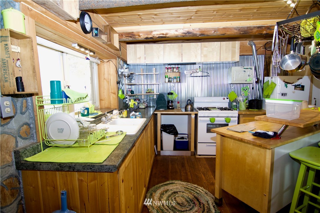 125 Jason Lucas Road Methow, WA 98834 - Photo 7 of 25