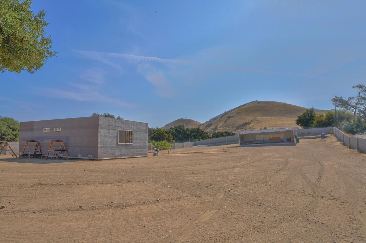 52199 Pine Canyon Road King City, CA 93930 - Photo 5 of 18 a view of big yard