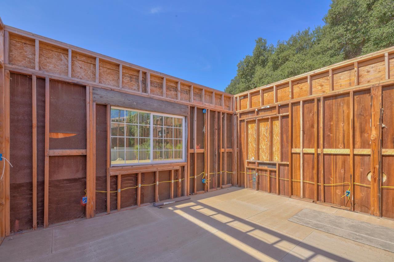 52199 Pine Canyon Road King City, CA 93930 - Photo 10 of 18 a balcony view with a outdoor space