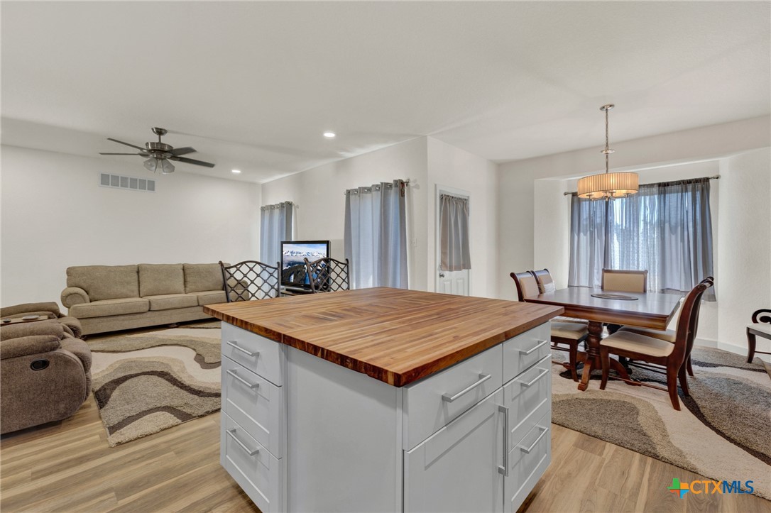 305 Lake Crest Spring Branch, TX 78070 - Photo 8 of 38