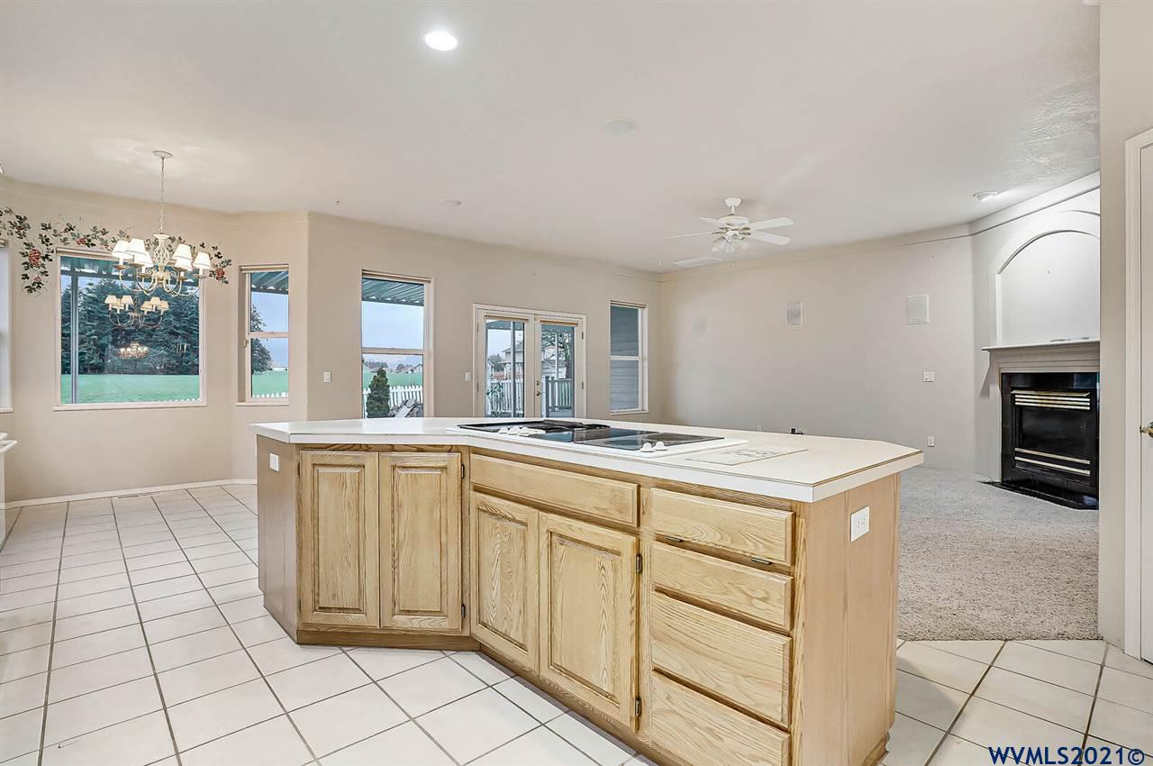 715 Southwest 8th Street Sublimity, OR 97385 - Photo 11 of 42 Gallery Image 11