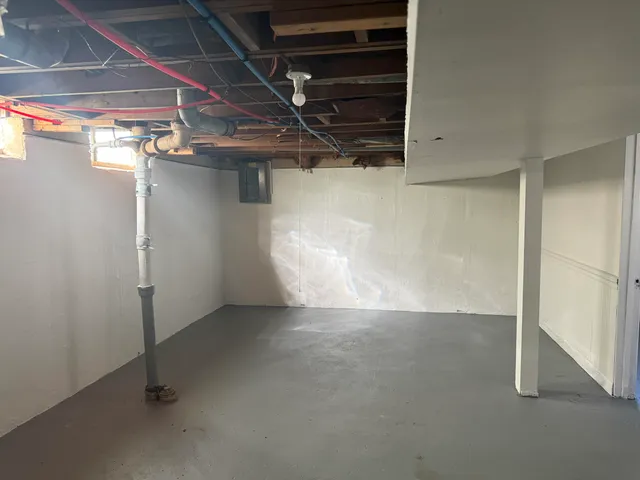 $160,000 | 16767 Lincoln Avenue, Eastpointe, MI 48021