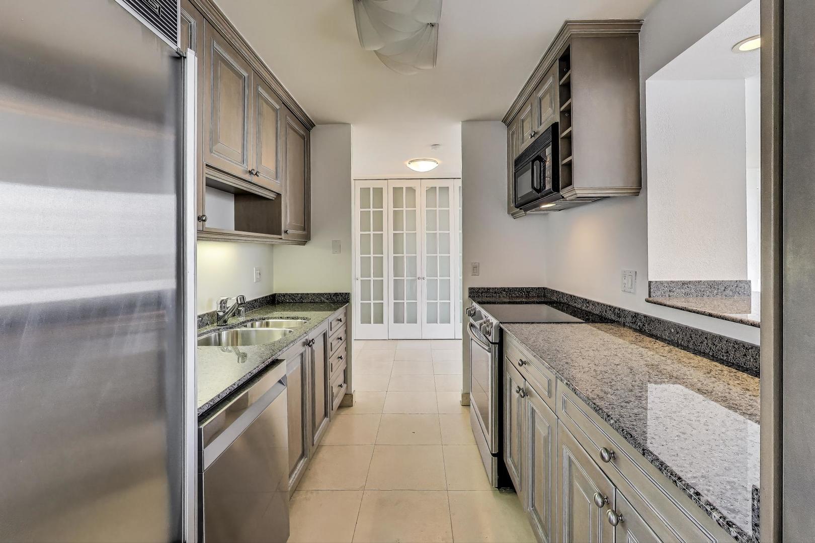 111 East Chestnut Street, Unit 48J Chicago, IL 60611 - Photo 14 of 28