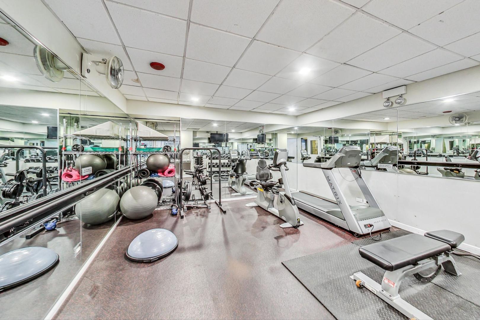 111 East Chestnut Street, Unit 48J Chicago, IL 60611 - Photo 21 of 28
