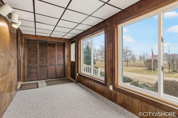 $999,999 | 12201 Sparta Avenue Northwest, Sparta, MI 49345