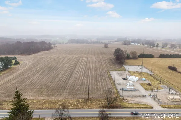 $999,999 | 12201 Sparta Avenue Northwest, Sparta, MI 49345
