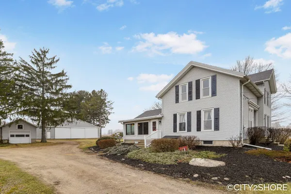 $999,999 | 12201 Sparta Avenue Northwest, Sparta, MI 49345