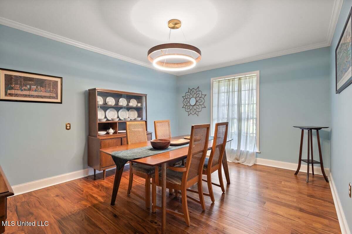 1423 Roxbury Place Jackson, MS 39211 - Photo 12 of 38 Dining room