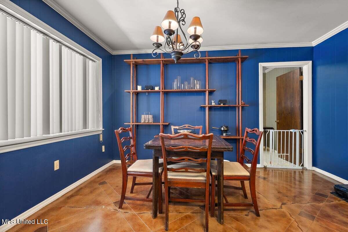 1423 Roxbury Place Jackson, MS 39211 - Photo 16 of 39 Breakfast Area