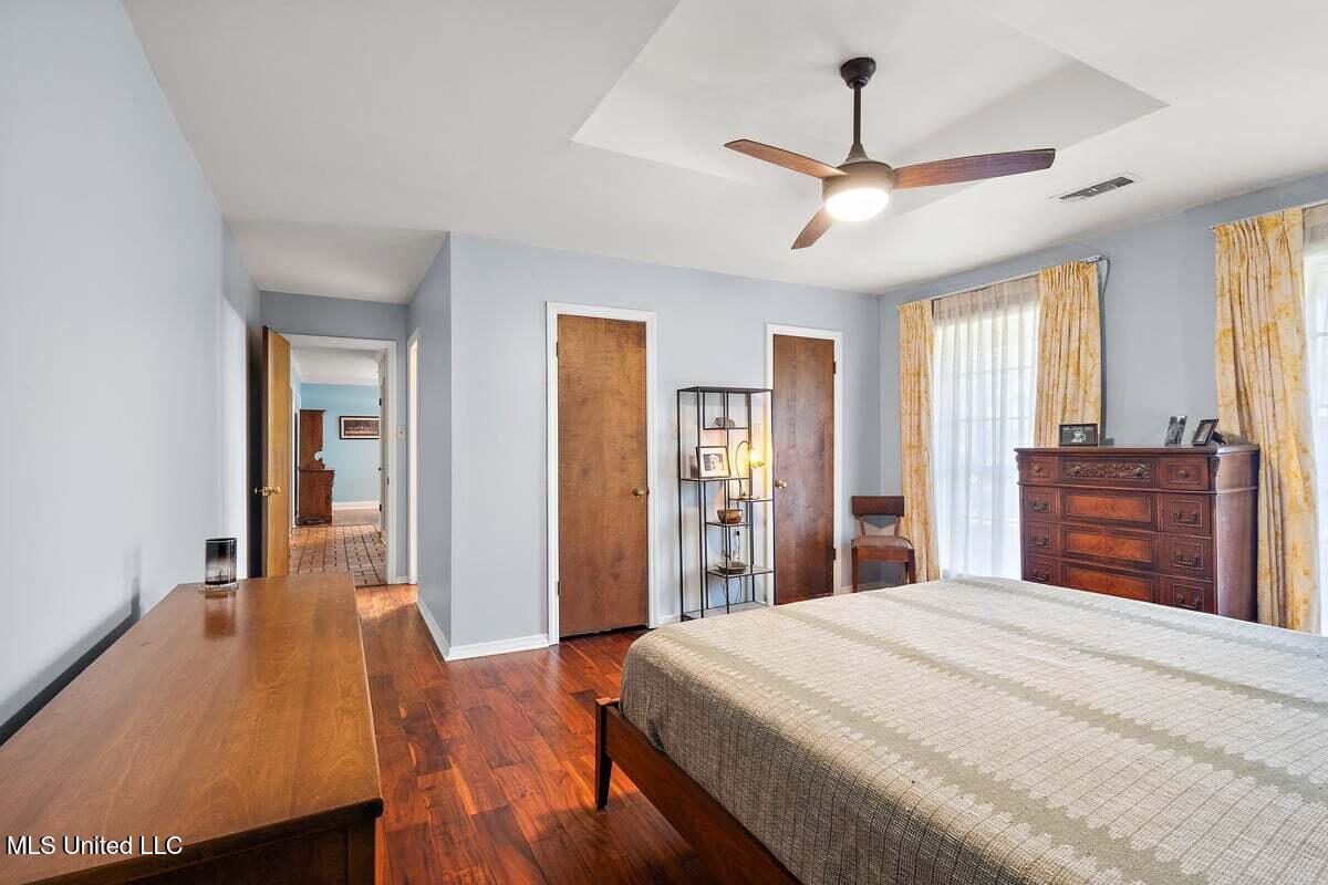 1423 Roxbury Place Jackson, MS 39211 - Photo 18 of 39 Primary Downstairs Bedroom