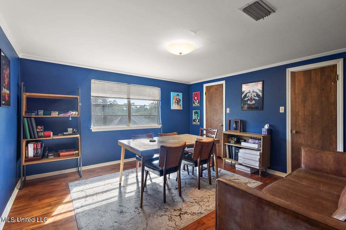 1423 Roxbury Place Jackson, MS 39211 - Photo 20 of 38 Upstairs bedroom