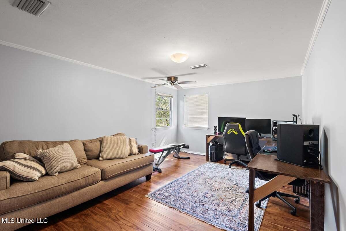 1423 Roxbury Place Jackson, MS 39211 - Photo 24 of 38 Upstairs bedroom