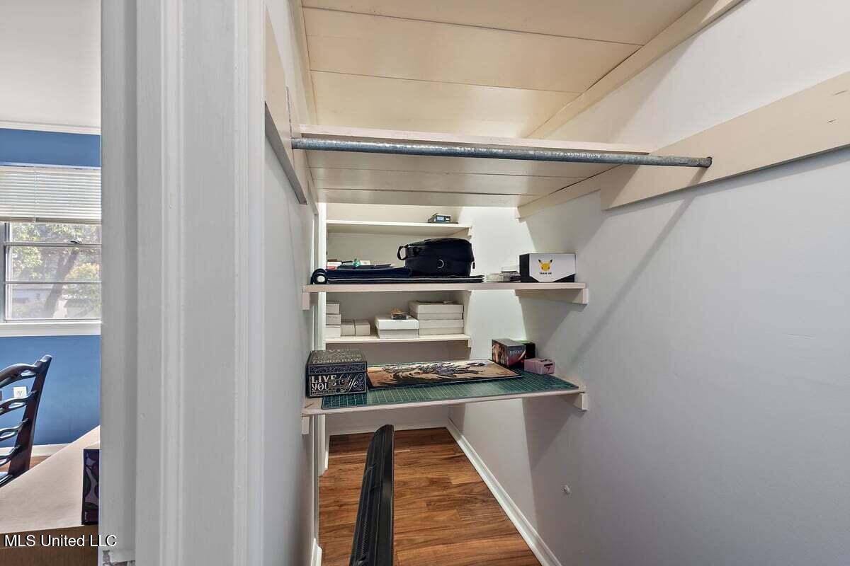 1423 Roxbury Place Jackson, MS 39211 - Photo 27 of 38 One of many spacious closets