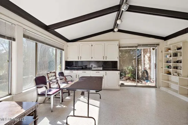 $450,000 | 1423 Roxbury Place, Jackson, MS 39211