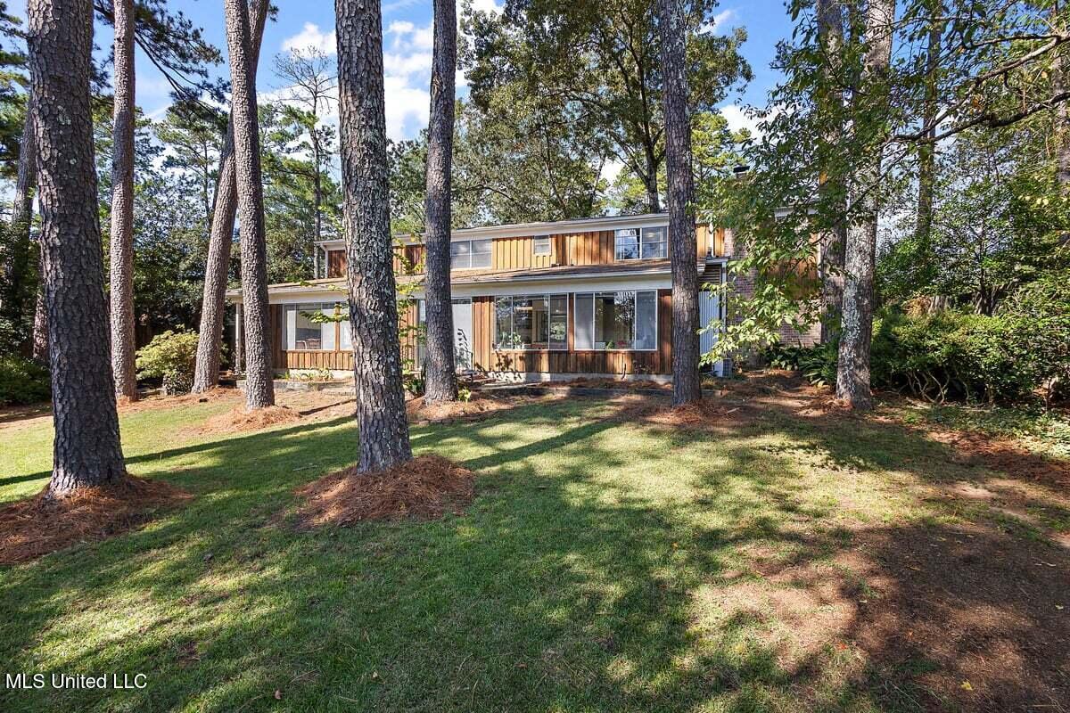 1423 Roxbury Place Jackson, MS 39211 - Photo 35 of 39 Back view