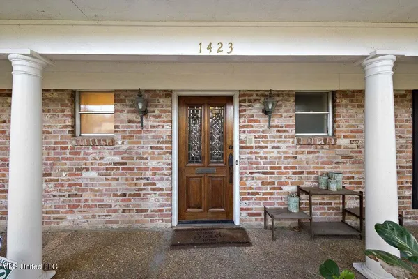 $399,000 | 1423 Roxbury Place, Jackson, MS 39211