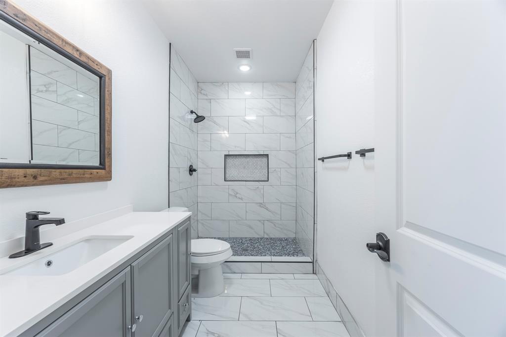 800 East Joplin Road Bridgeport, TX 76426 - Photo 19 of 36