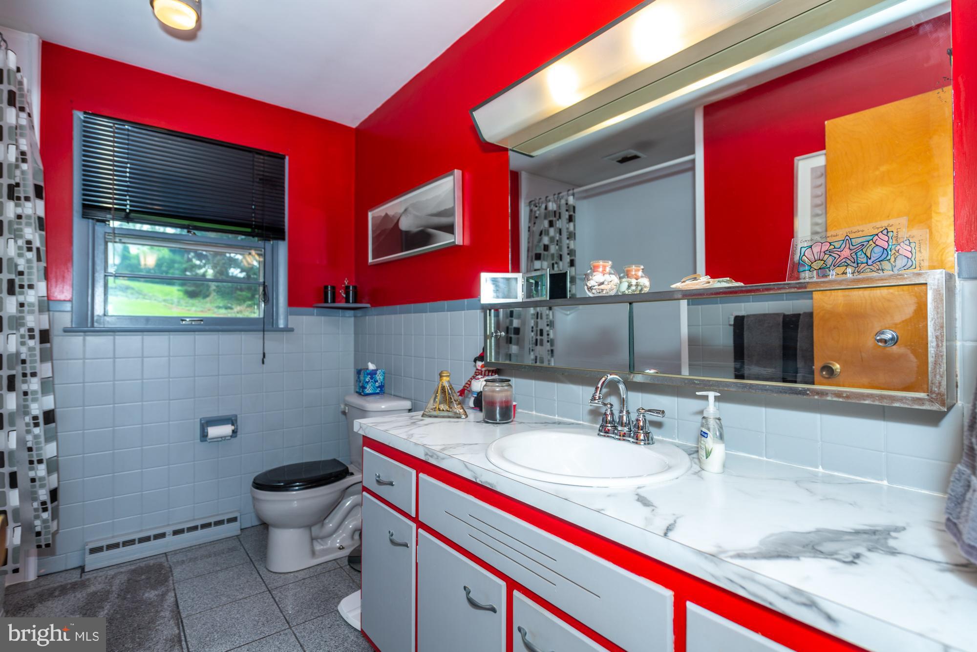 211 Hemlock Road Ephrata, PA 17522 - Photo 22 of 29 Full Bath