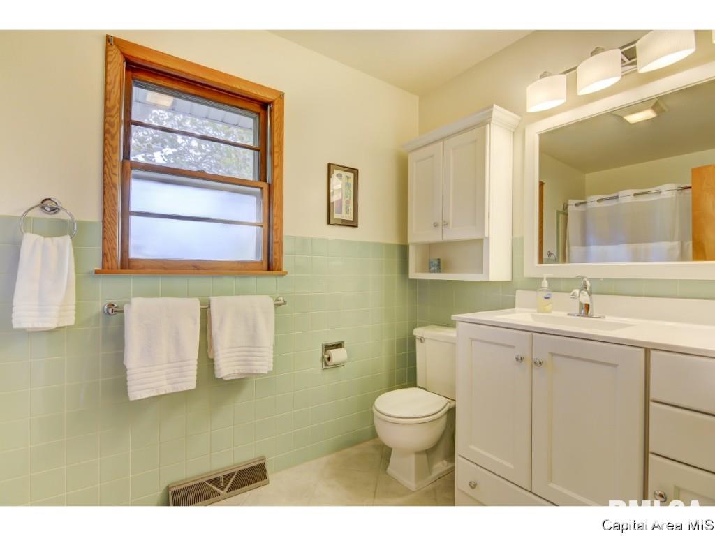 2424 Haverford Road Springfield, IL 62704 - Photo 15 of 33