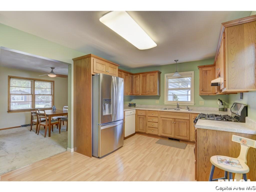 2424 Haverford Road Springfield, IL 62704 - Photo 3 of 33