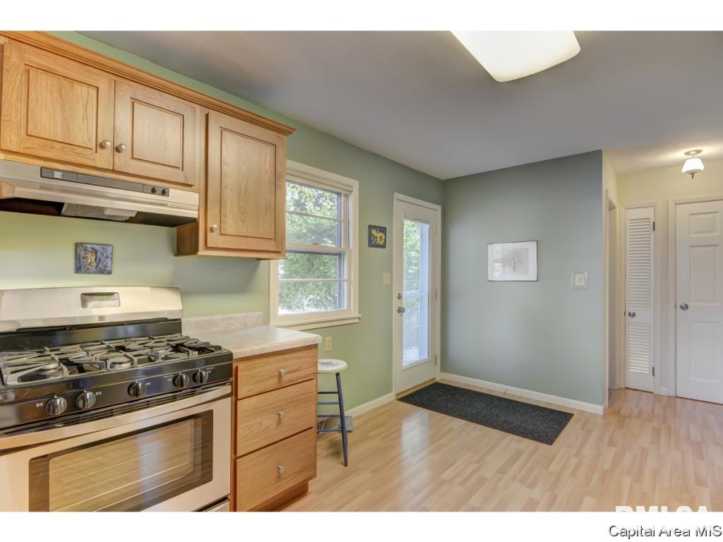 2424 Haverford Road Springfield, IL 62704 - Photo 9 of 33